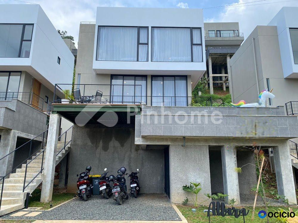 Dijual Rumah Villa Nyaman Dan Asri Full Furnish di Dago Village