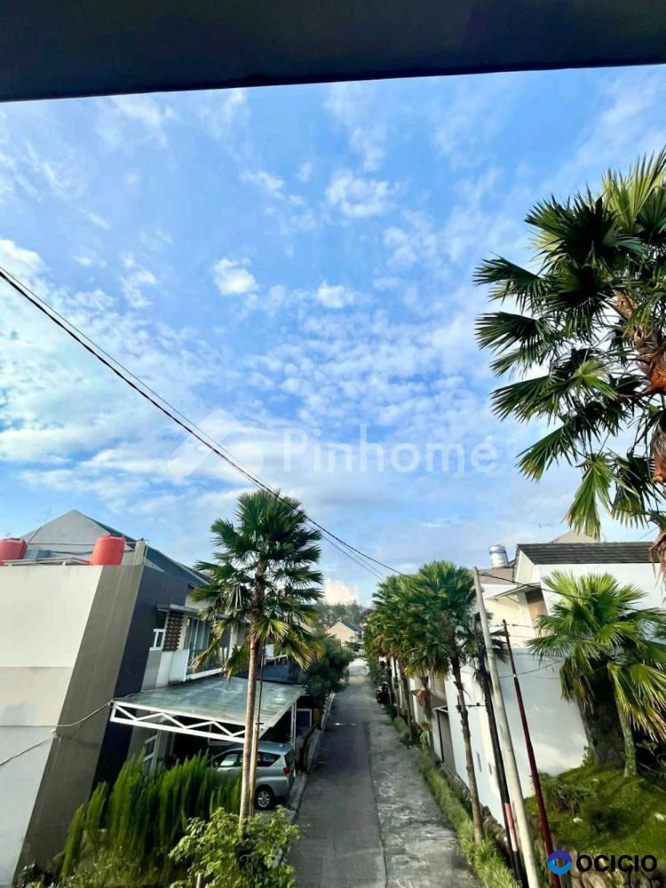 Dijual Rumah Nyaman Dan Asri di Riviera Residence