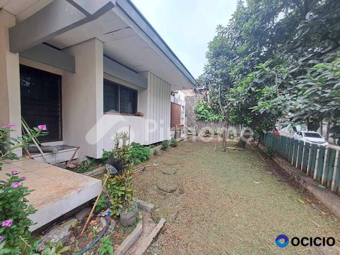 Dijual Rumah Bergaya Arsitektur Kolonial Belanda di Sayap Dago