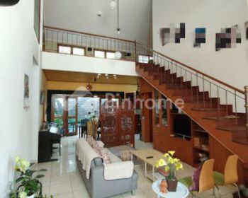 Dijual Rumah Cantik Dengan Mezzanine di Pasteur