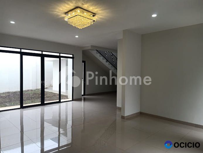 Dijual Rumah Di Lingkungan Nyaman Dan Asri di Setiabudi Regency Bandung