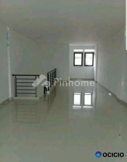 Dijual Ruko Lokasi Strategis di KOMP BATUNUNGGAL INDAH