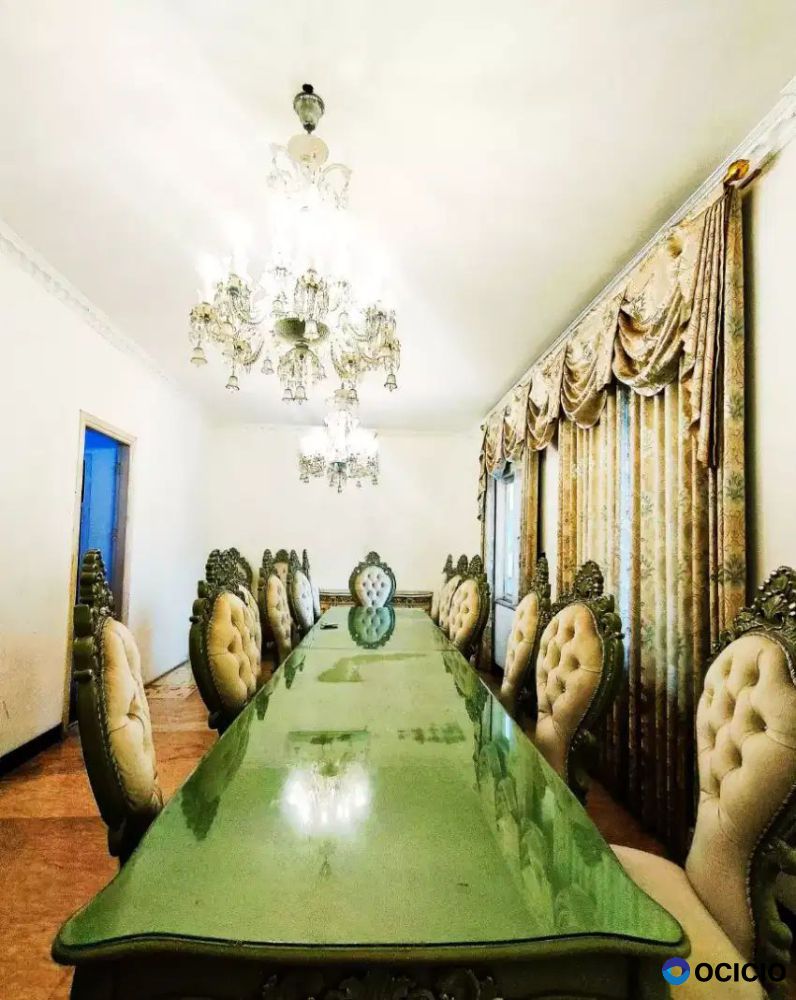 Dijual rumah mewah full furnished swimming pool di duren sawit