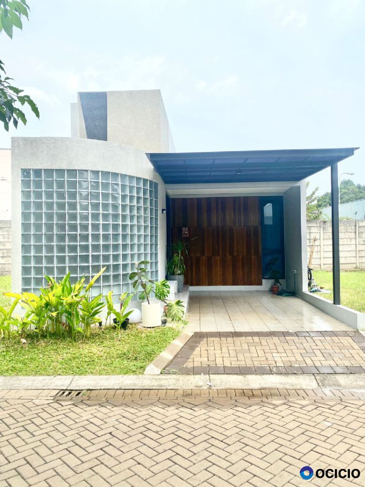 Dijual Rumah Lokasi Strategis di Bintaro Discovery