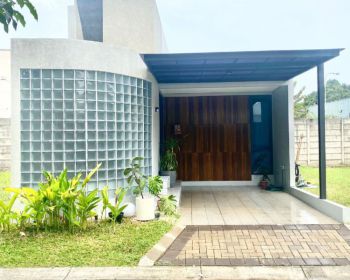 Dijual Rumah Lokasi Strategis di Bintaro Discovery