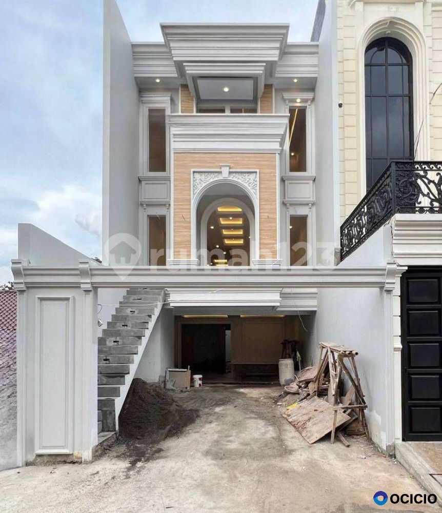 Dijual Rumah Classic  Modern plus Kolam Renang Do Benda Jagakarsa