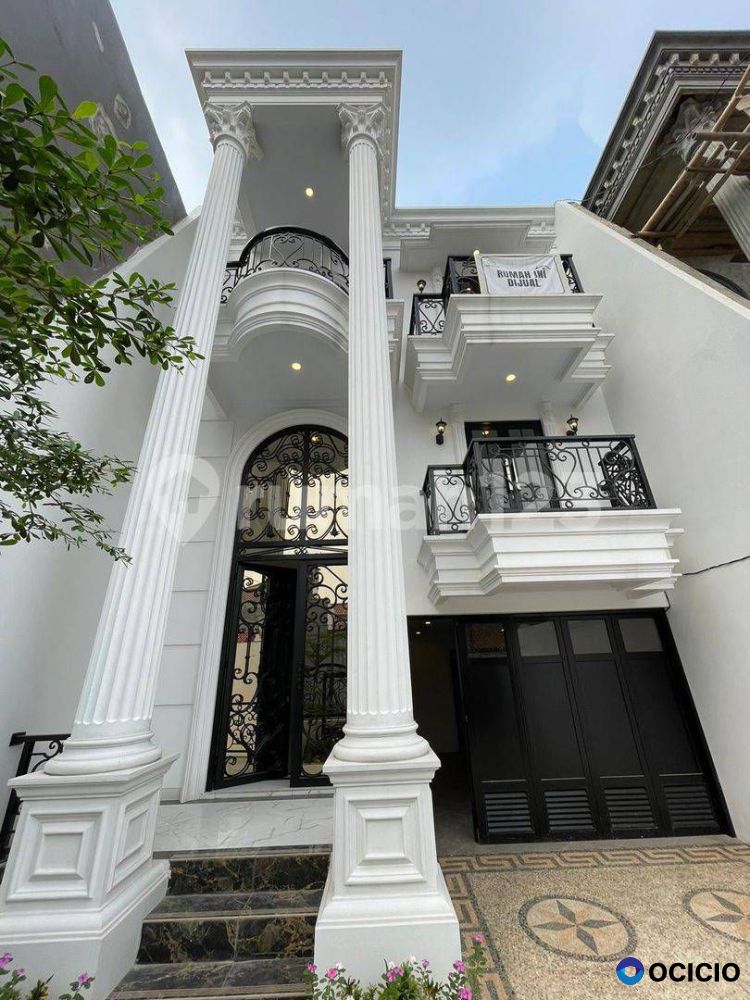 Dijual Rumah Murah  Plus Kolam Renang Di Jagakarsa