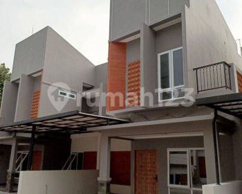 Dijual Rumah Siap Huni Free BPHTB Dan Noytaris Di Mampang Pancoranas Depok