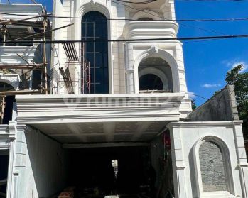 Dijual Rumah Clasic Modern Plus Kolam Renang  Ciganjur Jagakarsa