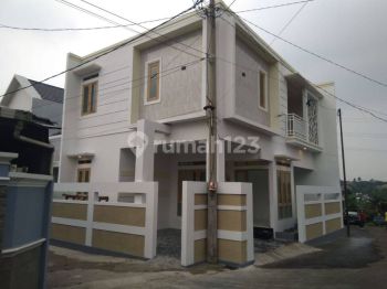 Rumah 2 Lantai Free Biaya Dekat Toll Desari