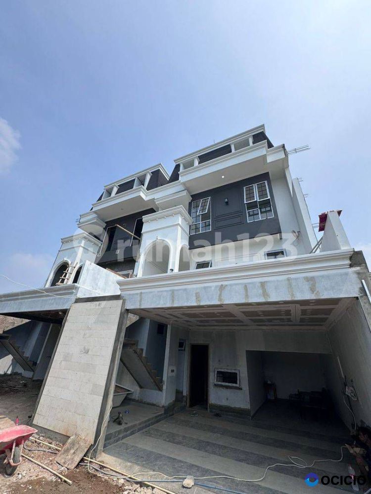 Dijual Rumah American Classic 3 Lantai Di Pasar Minggu