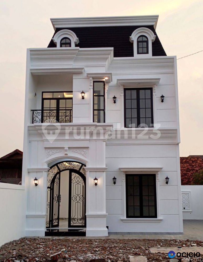 Dijual Rumah American Clasic Dekat Tugu Tanah Baru Beji
