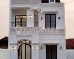 thumbnail-dijual-rumah-american-clasic-dekat-tugu-tanah-baru-beji-0