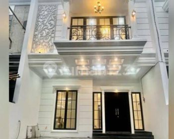 Dijual Rumah 3 Lantai di Kahfi 2 Jagakarsa Jakarta Selatan