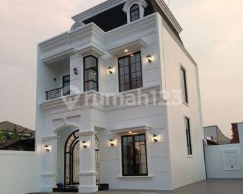 Dijual Rumah American Clasic Nempel di Jagakarsa