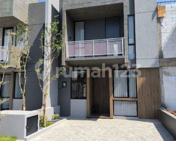 700 meter dari MERR Siap Huni Desember 2024 Surabaya Timur