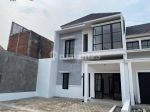 thumbnail-baru-rumah-american-classic-yang-berlokasi-di-surabaya-barat-1