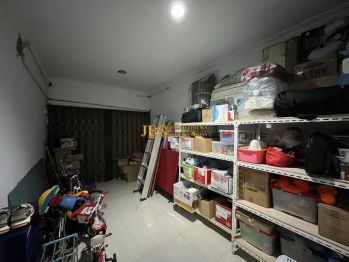 Dijual Villa Siap Huni di Komplek Jati Mas Jalan Perintis Kemerdekaan