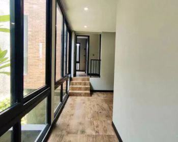 Dijual rumah baru 3 lantai + privat pool& rooftop di pondok Indah