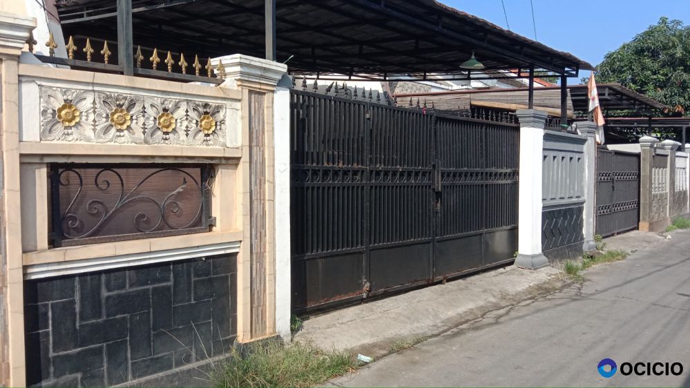 Rumah tingkat dekat pintu tol Limo Depok