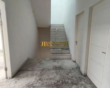 Jual Villa 2,5 Tingkat Siap Huni di Komplek Cemara Kuta - Medan
