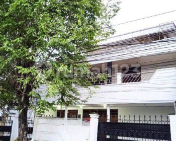 DIJUAL EDISI BU RUMAH 3 LANTAI DI DUKUH KUPANG BARAT SURABAYA