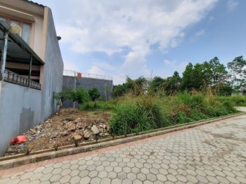 Tanah Kavling bentuk kotak siap bangun, lokasi dekat pintu toll Sentul