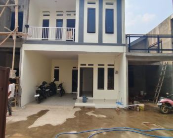 Rumah Dua Lantai Area Graha Raya