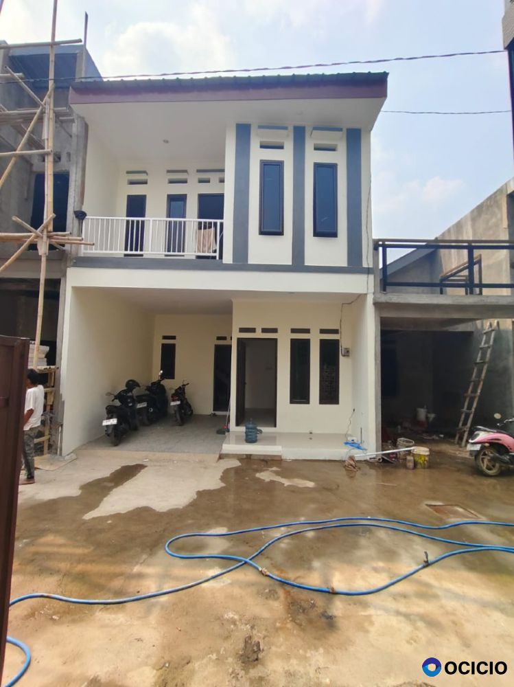 Rumah Dua Lantai Area Graha Raya