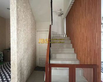 Dijual Villa Full Furnished di Komplek Givency One Type Salvatore