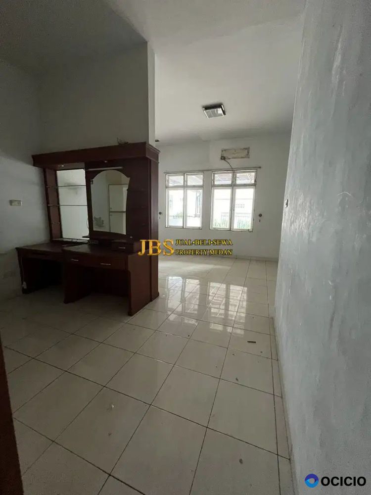 Dijual Villa Kondisi Siap Huni di Komplek Cemara Hijau
