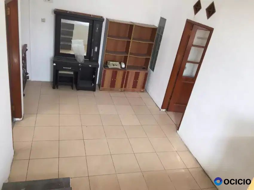 Disewakan rumah siap huni tingkat semi furnished di galaxy