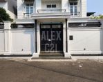 thumbnail-dijual-rumah-baru-luxurious-classic-house-dalam-komplek-tebet-jakarta-selatan-0