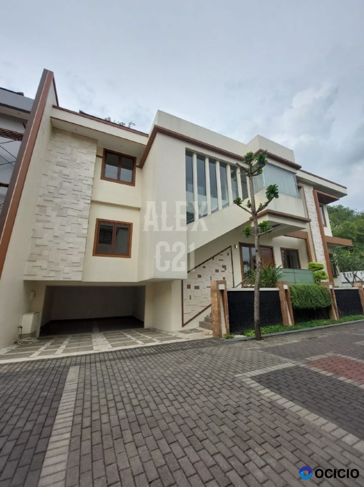 DIJUAL TOWN HOUSE MEWAH CILANDAK KKO