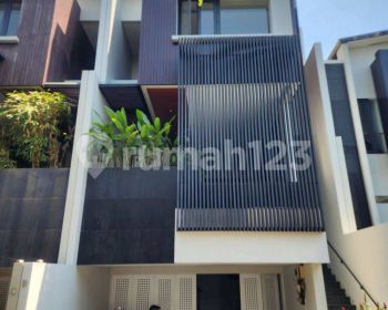 Dijual Rumah Mewah Dalam Townhouse Lokasi Strategis Deket Cito 3 Lantai