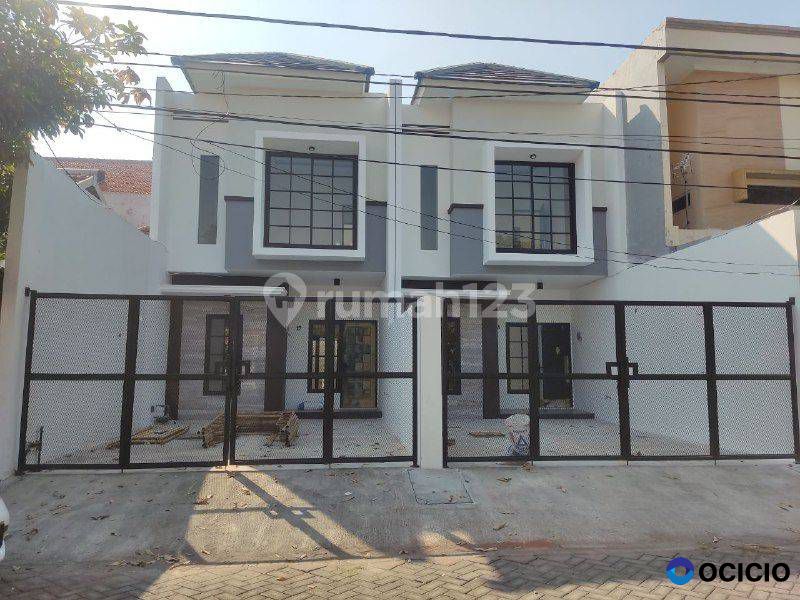 Row 3 Mobil Longgar Rumah Baru Minimalis 2 Lantai Rungkut Asri