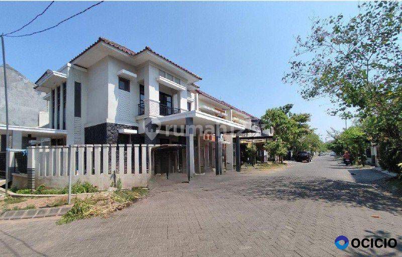 Semi Furnish Dekat Mapold Rumah 2 Lantai Hook Central Park A.yani