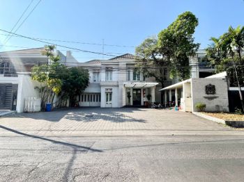 Dijual Rumah Ex Kantor Mewah WR Supratman Surabaya Siap Pakai