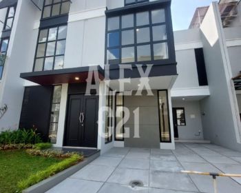 Dijual town house brand new modern di area Cilandak Jakarta Selatan