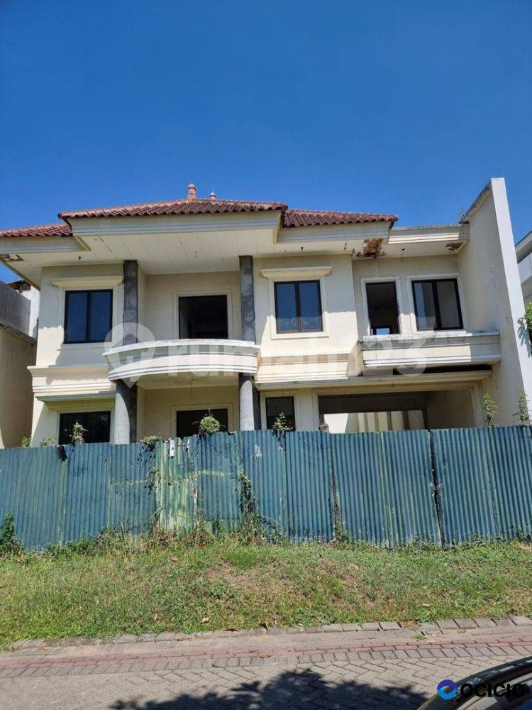 Rumah di Villa Bukit Regency Pakuwon Indah Dekat Citraland