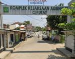 thumbnail-dijual-rumah-bu-komplek-harus-renovasi-ciputat-cipayung-kota-tangerang-2