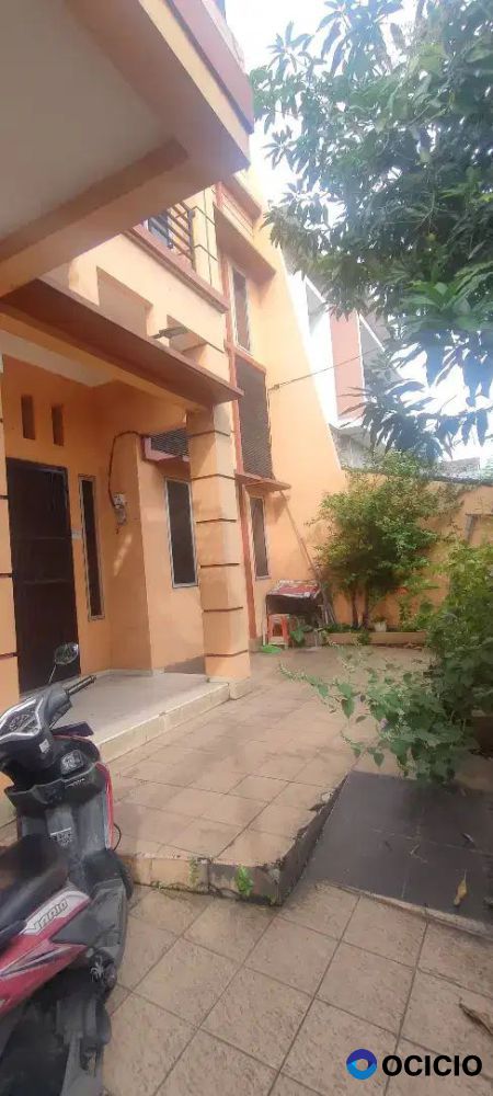 Dijual rumah LT200 LB250 tingkat Ada roof top di Pemda dkt galaxy