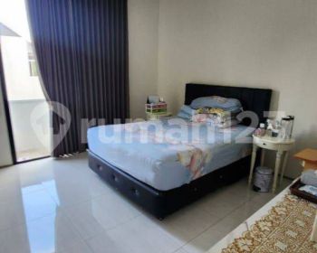 Rumah Minimalis Modern  2 Lantai BONUS + SEMI FURNISHED