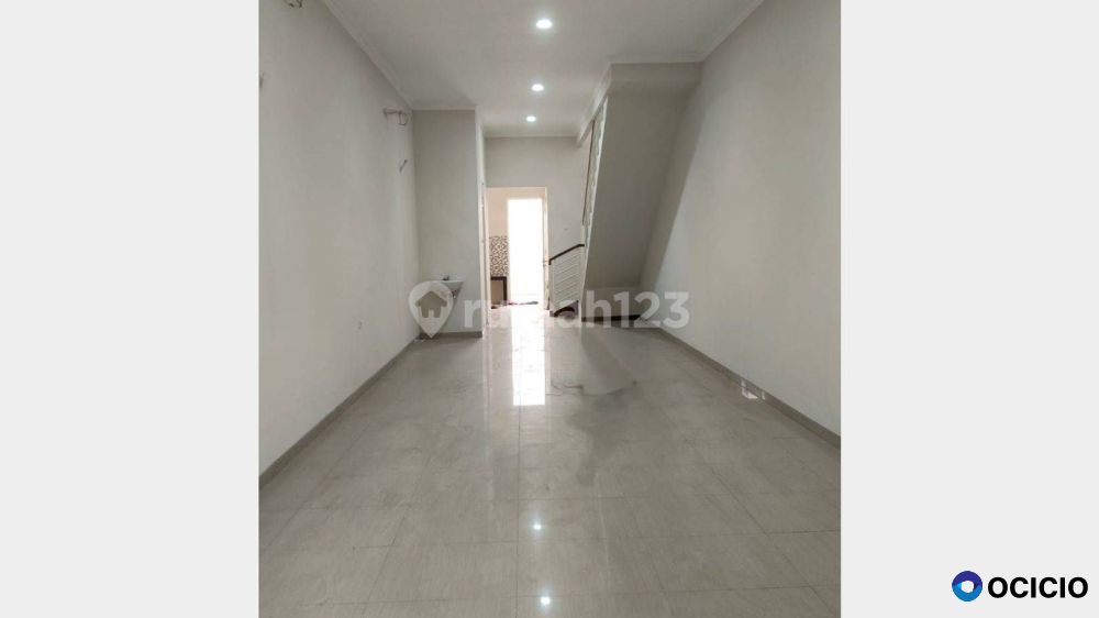 Ruko Gress 2LT di jalan Utama Komplek Jemursari, Surabaya