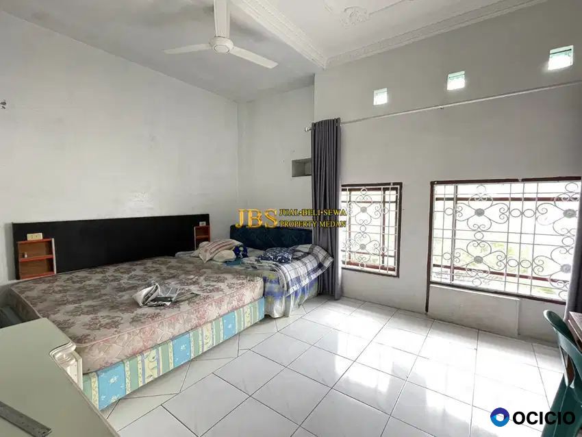 Jual Villa 2,5 Tingkat di Komplek Cemara Hijau Jalan Metal - Medan