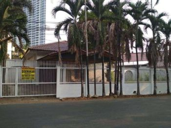 Dijual Rumah di Jl. Permata Hijau Raya, Jakarta Selatan.