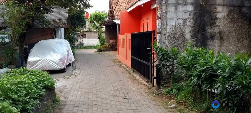Dikontrakan rumah ada parkir mobil + kebun belakang luas Pondok Melati