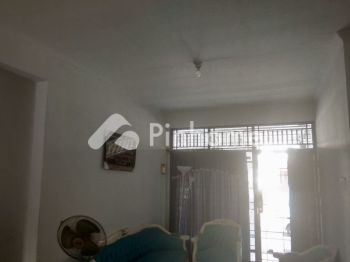 Dijual Rumah Lingkungan Asri di Palemsemi Karawaci Kelapa Dua