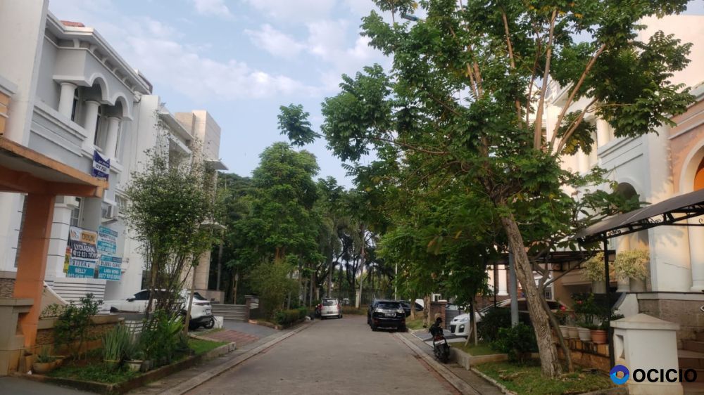 Disewakan Rumah di Flamboyan Golf, BGM PIK, Jakarta Utara