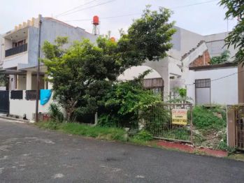 Dijual rumah hitung tanah LT 126 bangunan masih bagus di Galaxy